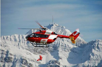 EC145_vor_Sntis