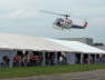 Heli vor dem Festzelt