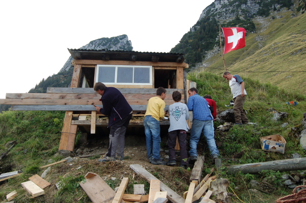 Alle packen an wo sie knnen