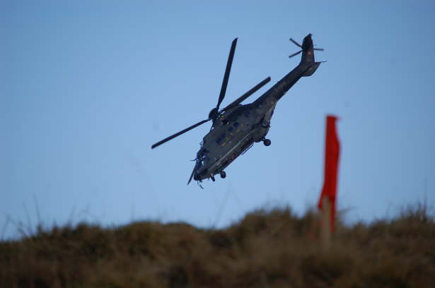 Superpuma im Sturzflug