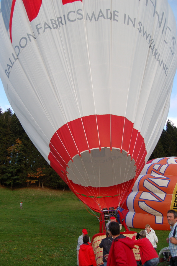 Ballon steht auf