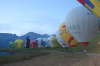 Ballone stehen in Reih und Glied