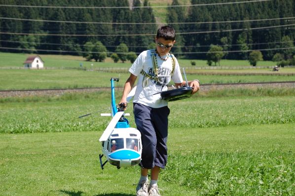 Lukas mit seiner Bell 204