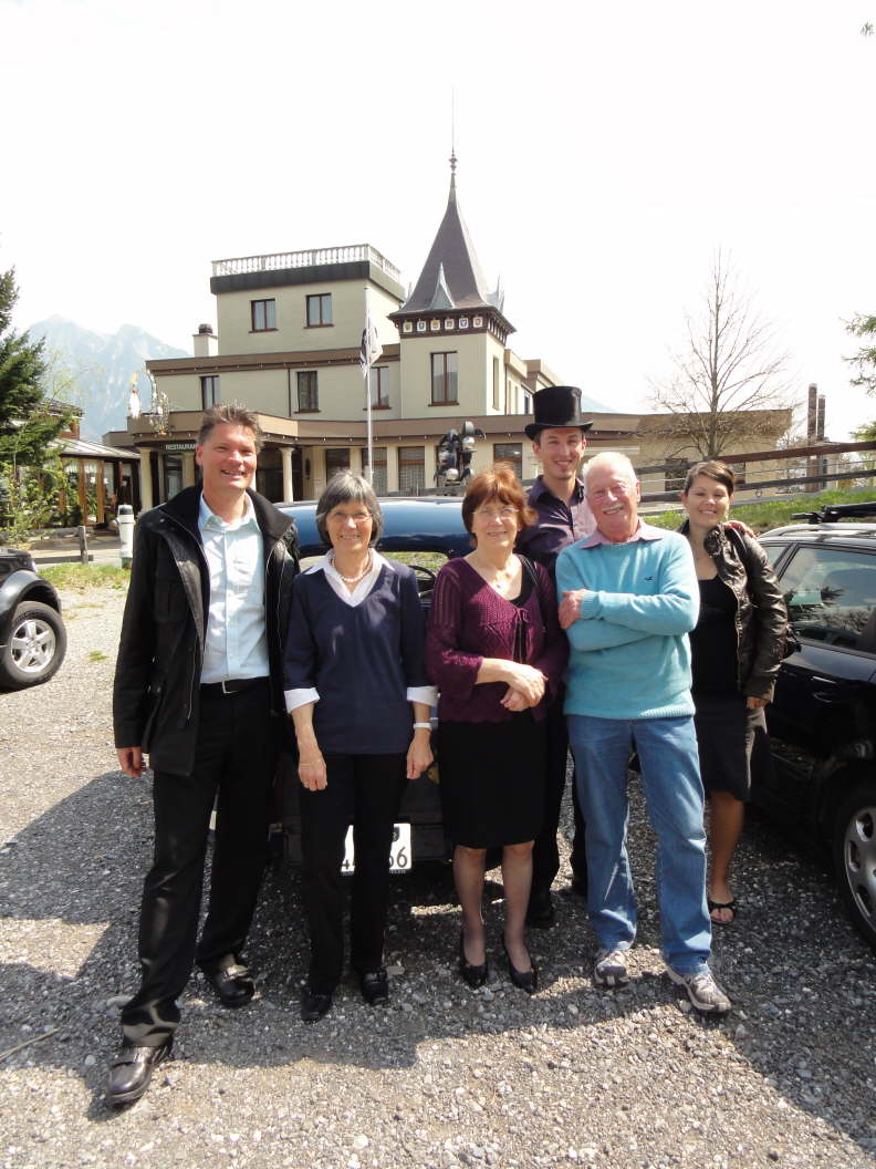 Foto vor dem Schloss Wartenstein