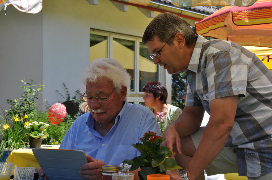 Papa und Michael mit dem IPad