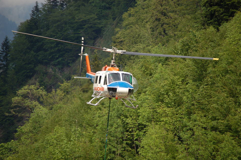 Bell 205 im Rampenlicht