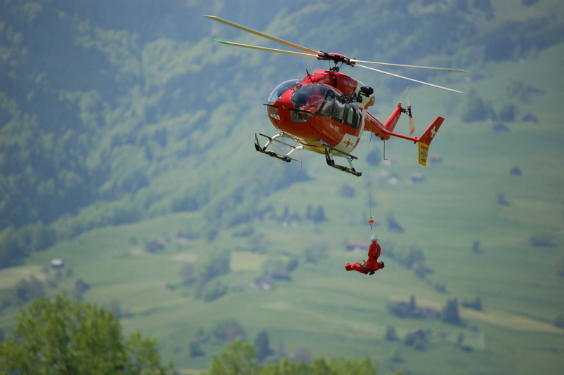 EC145 beim Rettungseinsatz