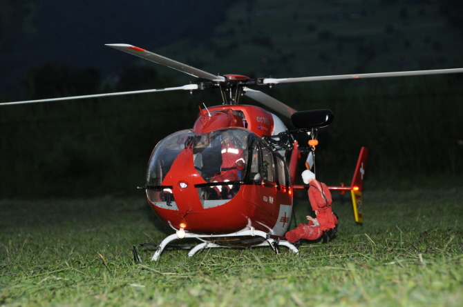 EC145 am Boden