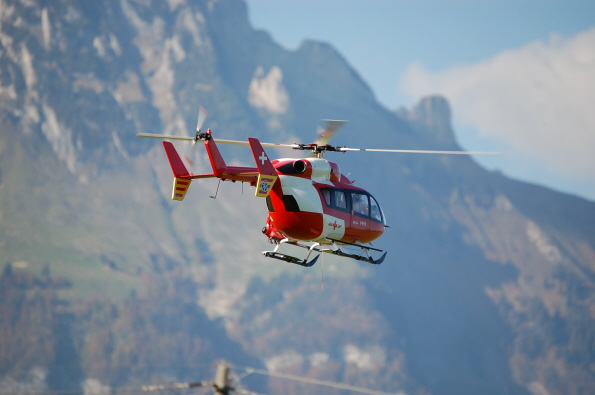 Vorbeiflug vor Alp Alpeel