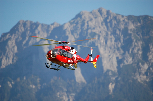 EC145 vor "Dreischwestern" FL